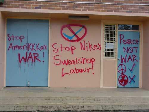 Revolutionary Graffi...
