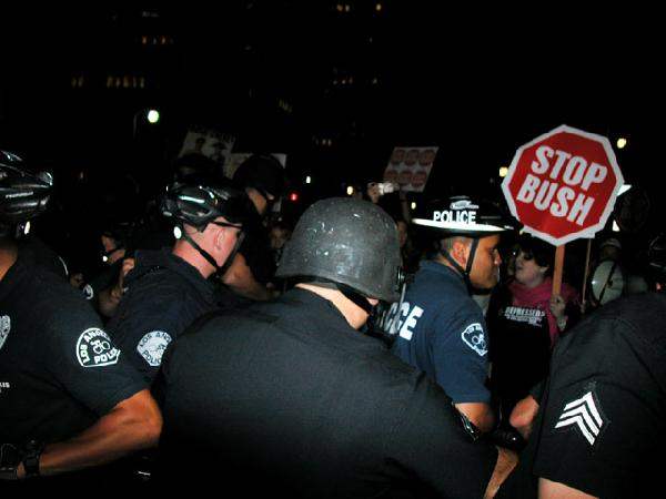 Bush Protest - LAPD ...