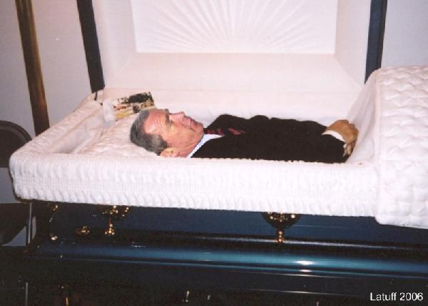 http://la.indymedia.org/uploads/2006/06/george_w_bush.jpgmid.jpg
