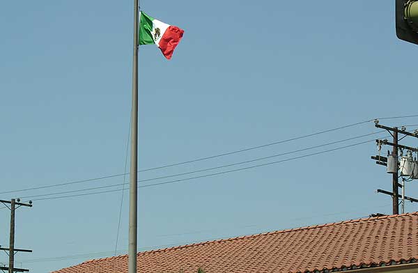 US FLAG DOWN, MEXICA...