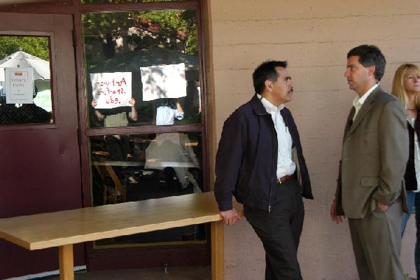 Secret Service guard...