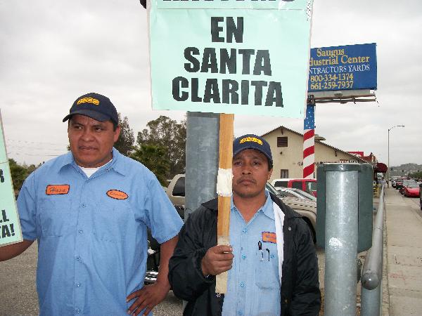 Trabajadores locales...