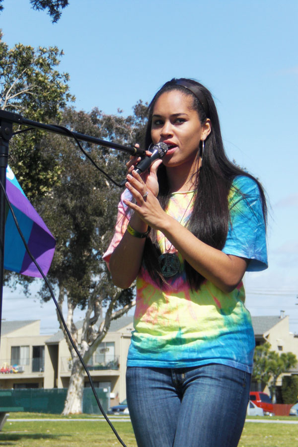 Tannyr Denby singing...