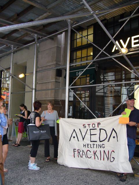 Activists stick arou...