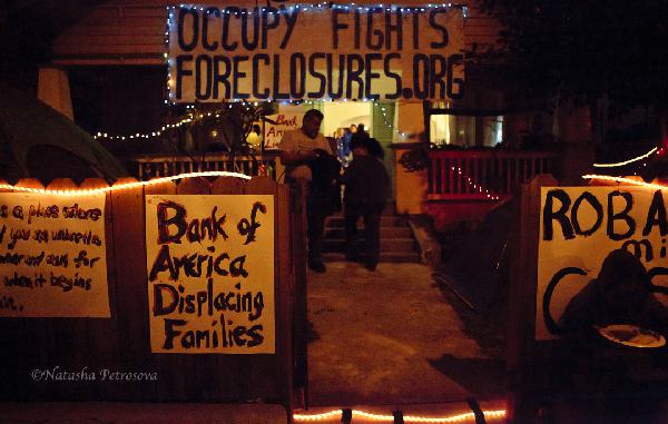 Occupy Fights Forecl...