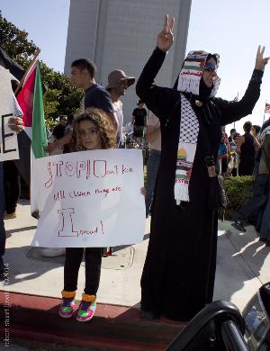 Mother Daughter / Los Angeles Anti Israeli Protestors