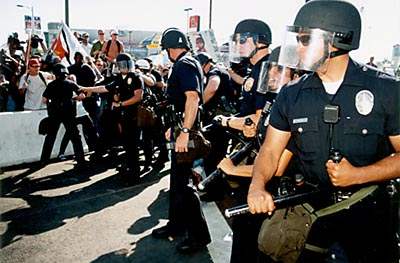Police Attack Protes...