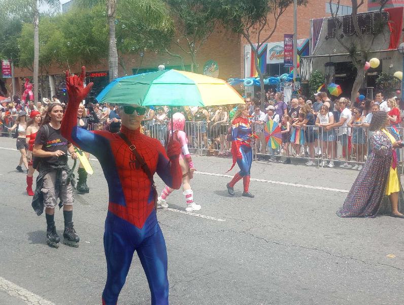 Super hero contingen...